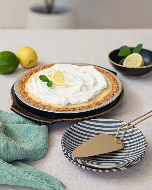 Japanese Brass Pie Server | Lue with pie