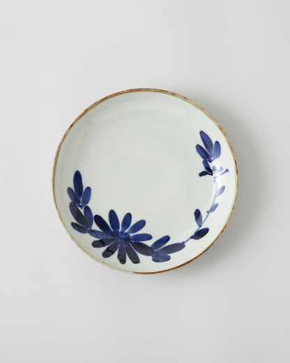 Blue & White Hand-Painted Japanese Large Plate 8.7" – Hasami Ware chrysanthemum
