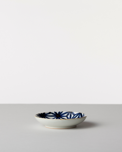 Blue & White Hand-Painted Japanese Small Plate 6.3" – Hasami Ware