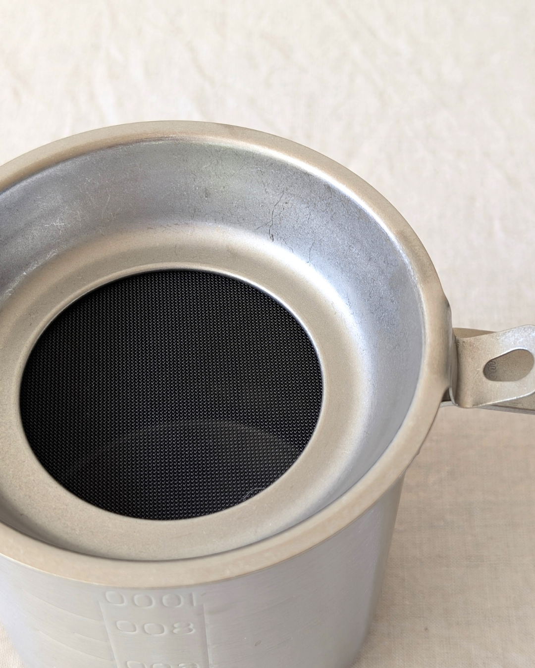 Drip-Free Oil Pot with Fine Mesh Filter – Small / Large