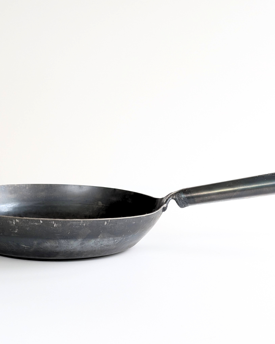 Hand-Forged Iron Frying Pan – KIYA x Yamada Kogyosho side