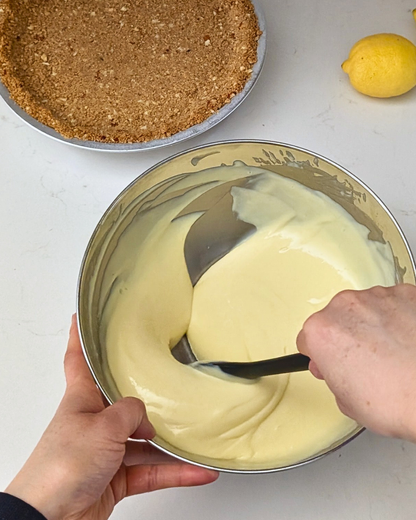 Heat-Resistant Silicone Spatula black in use