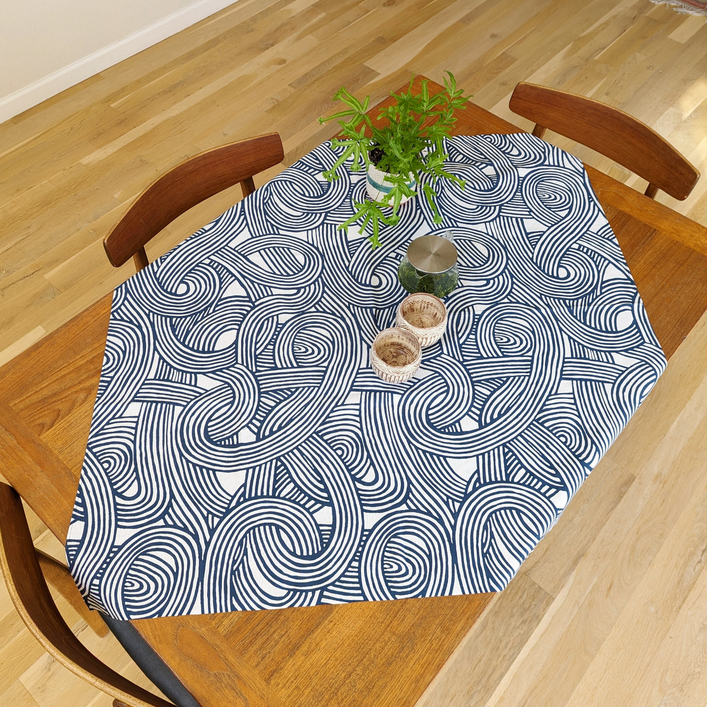 Reversible Furoshiki Wrapping Cloth 41x41"