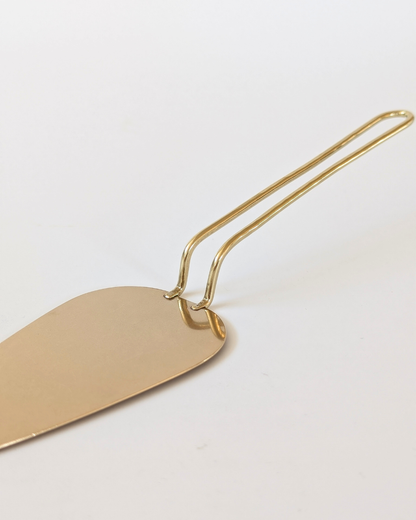 Japanese Brass Pie Server | Lue closeup