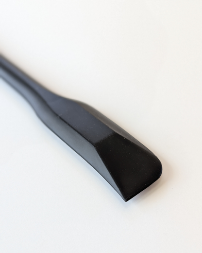 Slim Heat-Resistant Silicone Spatula – Black closeup